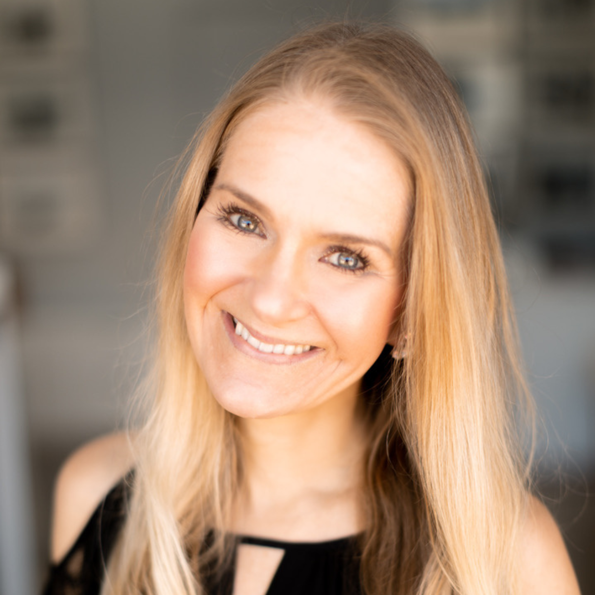🎙️ Small Steps to Big Success: Dr. Christiane Schroeter on Entrepreneurial Growth and Confidence